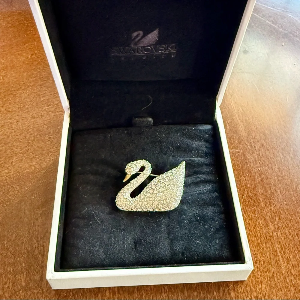 Swarovski Crystal Swan Brooch - Picture 4 of 6